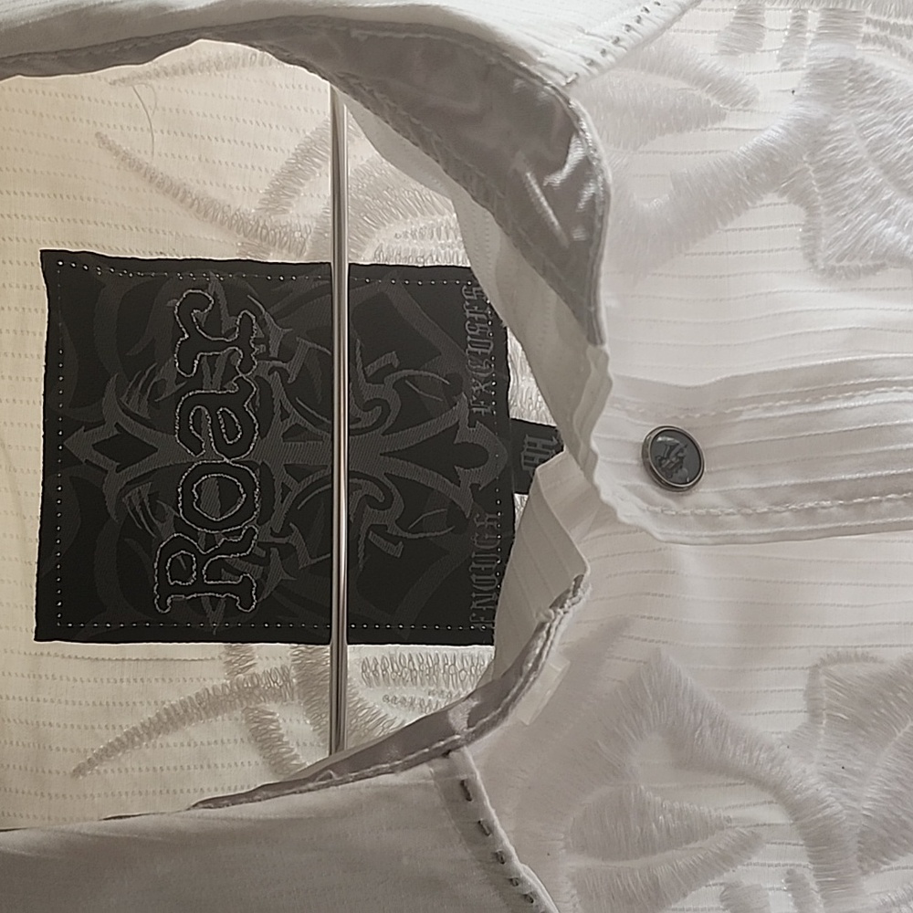 Early 2000's vintage Men's embroidered shirt - size medium - Picture 4 of 4